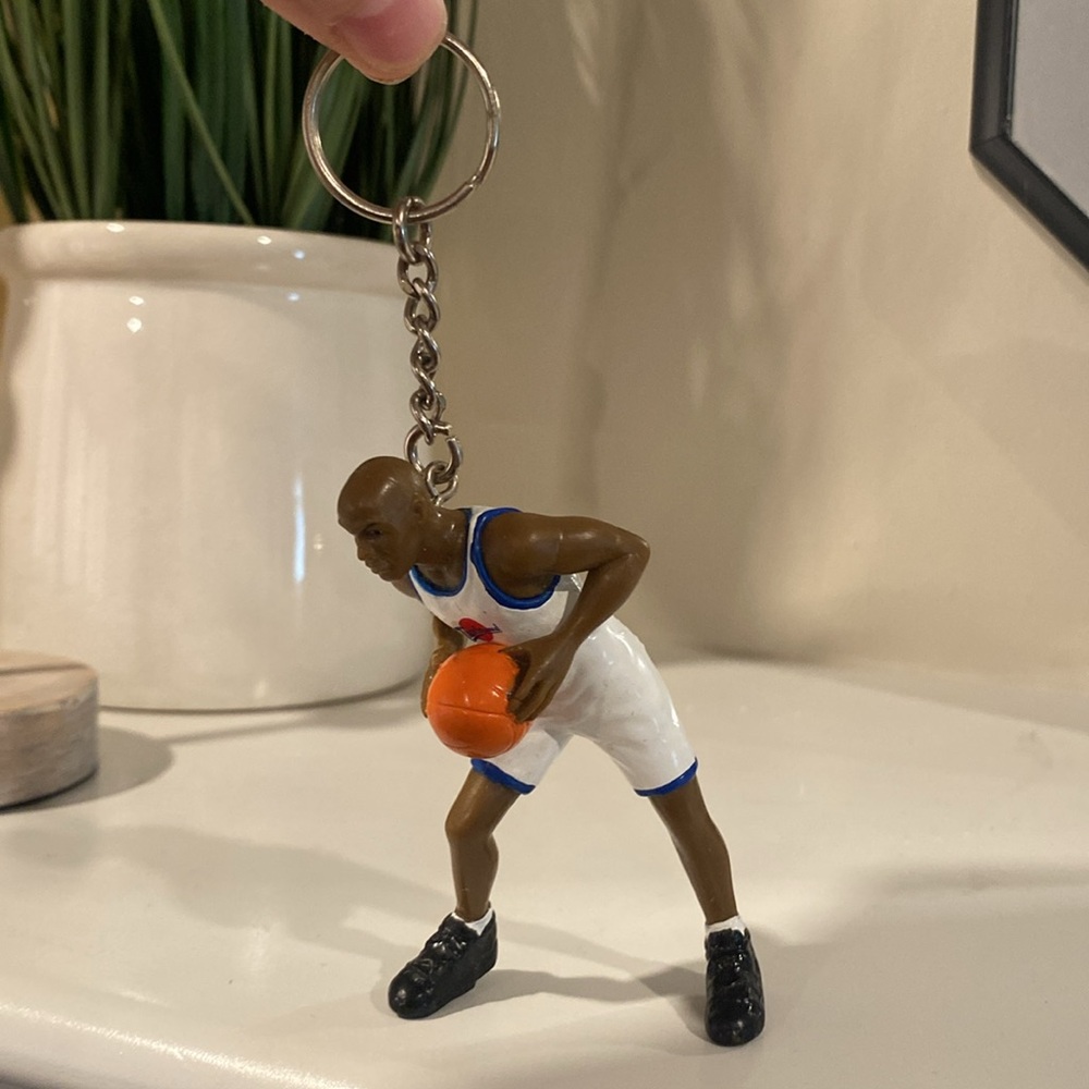 Vintage 1996 Space Jam Michael Jordan Keychain    figure figures basketball boys - Picture 2 of 3